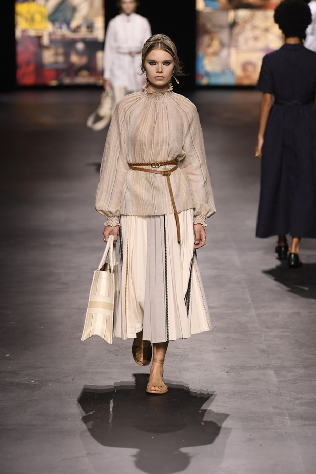 عرض أزياء ديور Dior لربيع وصيف 2021 من أسبوع الموضة في باريس