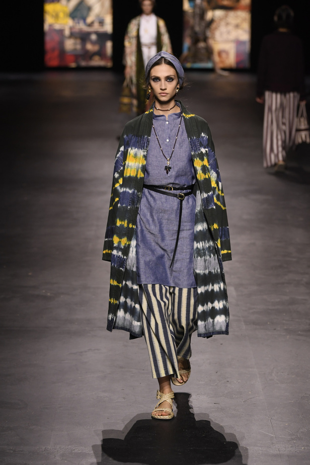 عرض أزياء ديور Dior لربيع وصيف 2021 من أسبوع الموضة في باريس