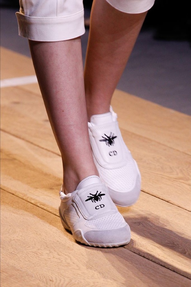 عرض أزياء "ديور" لموسم ربيع وصيف 2017