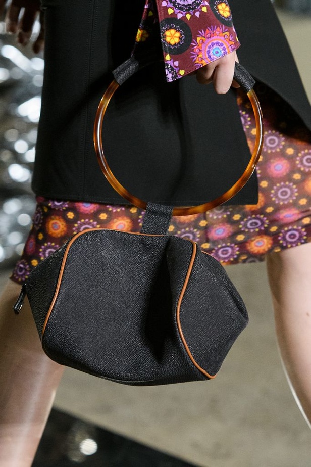 مجموعة جيفنشي لموسم ربيع وصيف 2017