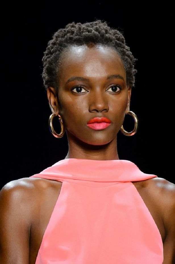 عرض Cushnie et Ochs في اسبوع نيويورك للموضة