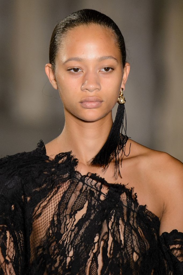 مجموعة “سان لوران” لموسم ربيع وصيف 2017 