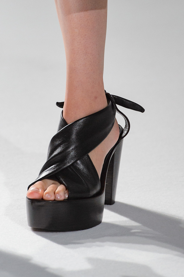 مجموعة Chalayan لربيع وصيف 2017