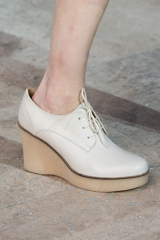 مجموعة AGNES B لموسم ربيع وصيف 2017