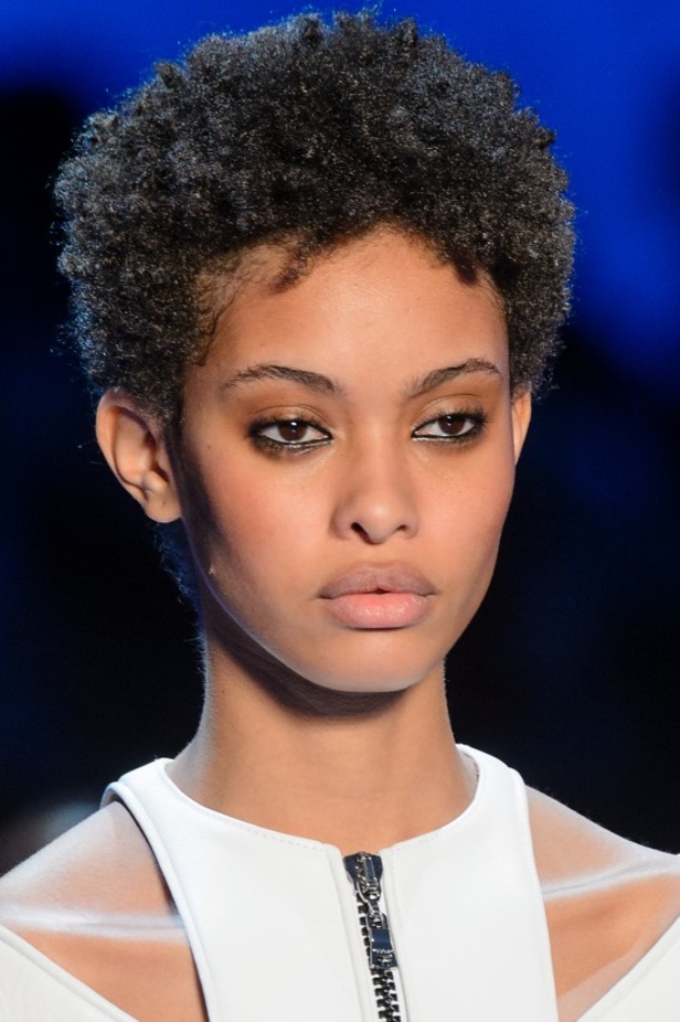 مجموعة موغلر لموسم ربيع وصيف 2017