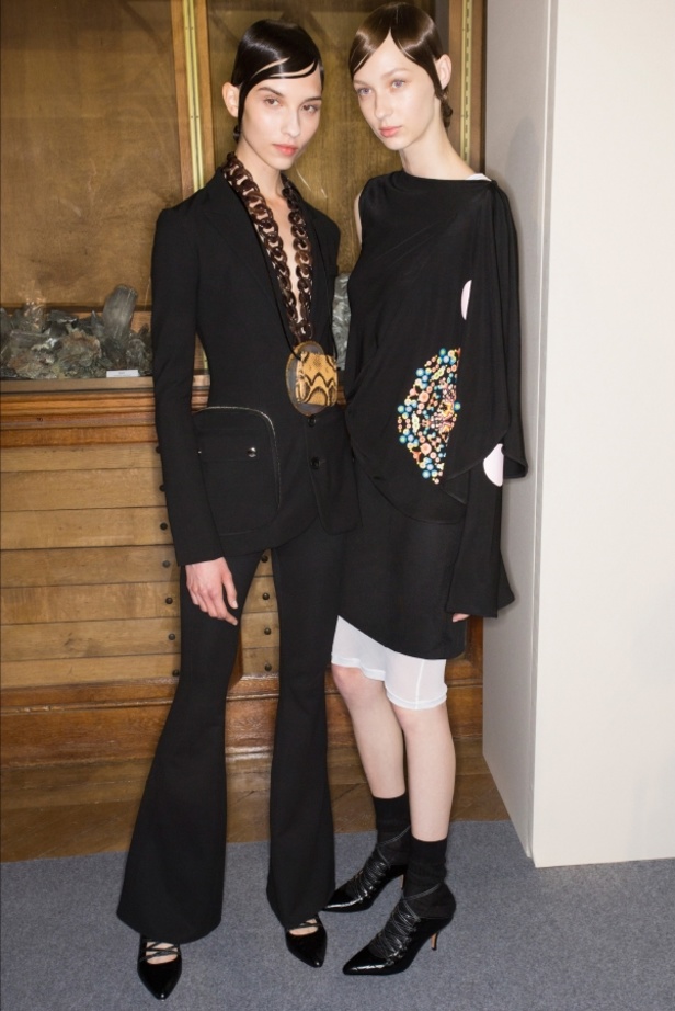 مجموعة جيفنشي لموسم ربيع وصيف 2017