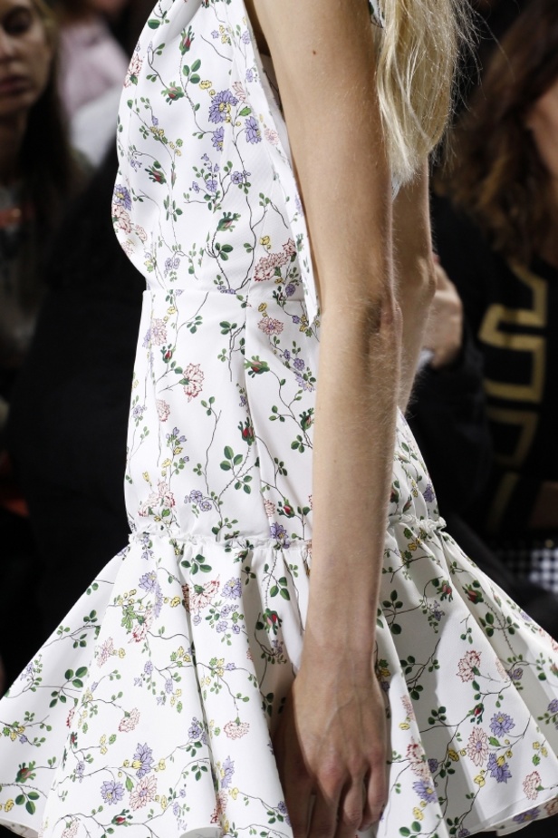 مجموعة Giambattista Valli لربيع وصيف ٢٠١٧ !