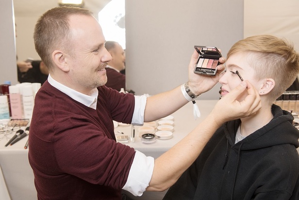 عرض أزياء "ديور" لموسم ربيع وصيف 2017