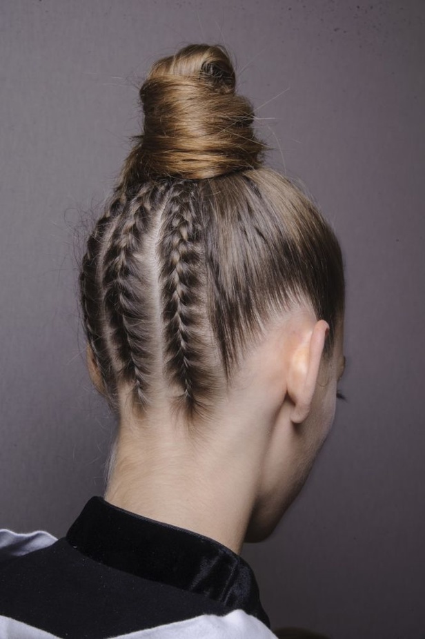 عرض أزياء "ديور" لموسم ربيع وصيف 2017