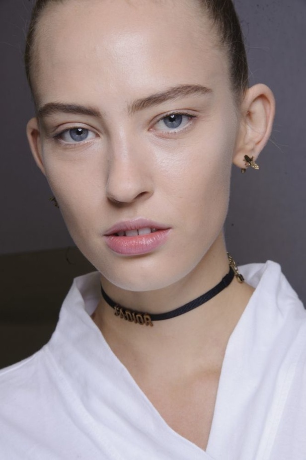 عرض أزياء "ديور" لموسم ربيع وصيف 2017