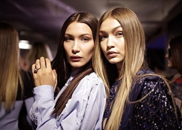 مجموعة "فيرساتشي" لموسم ربيع وصيف 2017