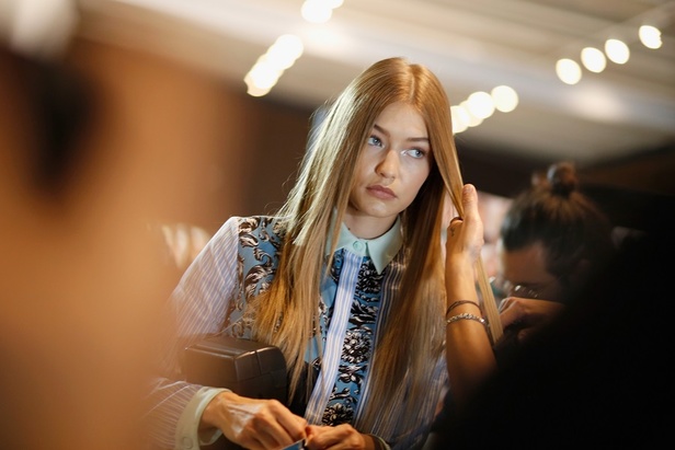 مجموعة "فيرساتشي" لموسم ربيع وصيف 2017