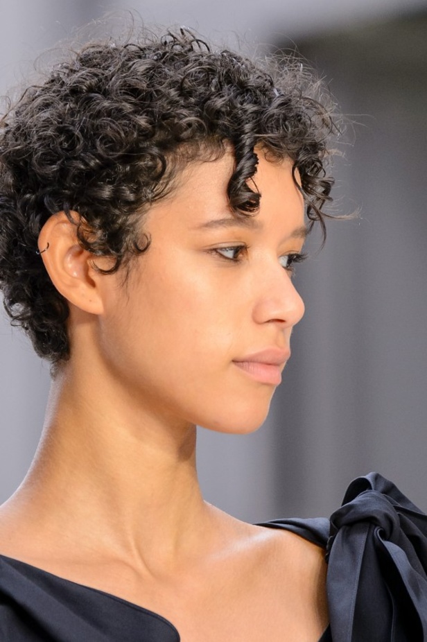 عرض Chloé لخريف وشتاء 2016-2017