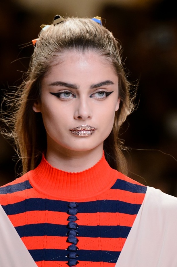 مجموعة فندي لموسم ربيع وصيف 2017