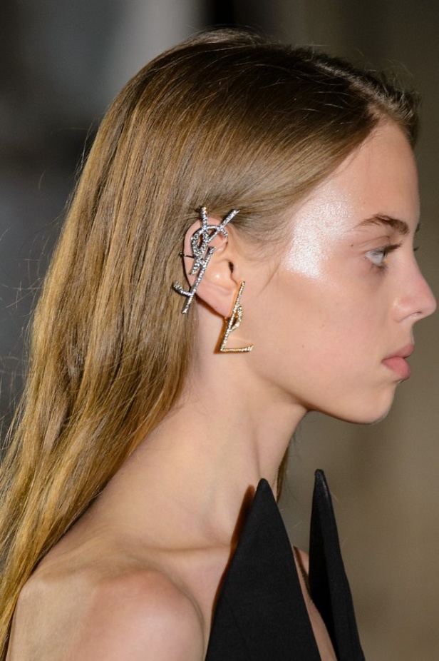 مجموعة “سان لوران” لموسم ربيع وصيف 2017 