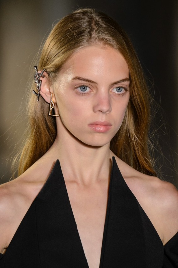 مجموعة “سان لوران” لموسم ربيع وصيف 2017 