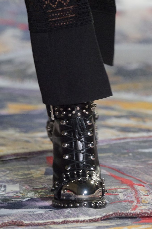 مجموعة “الكسندر مكوين” لموسم ربيع وصيف 2017