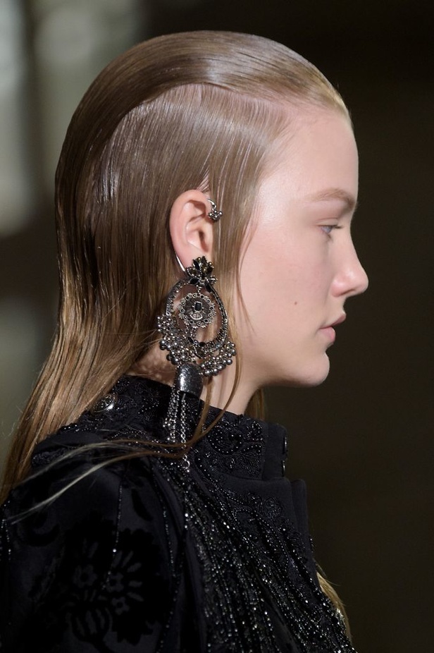 مجموعة “الكسندر مكوين” لموسم ربيع وصيف 2017