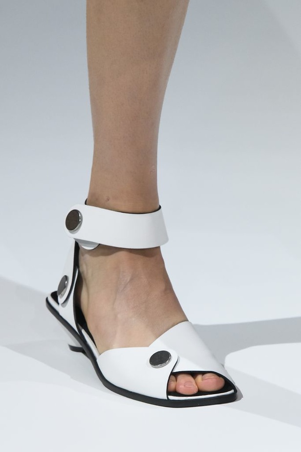 مجموعة “ستيلا ماكارتني” لموسم ربيع وصيف 2017