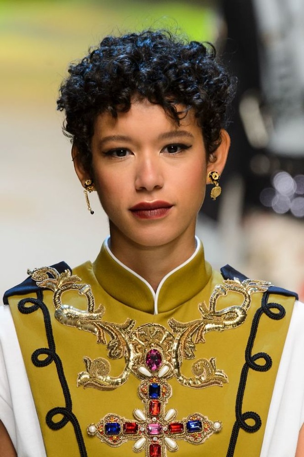 مجموعة Dolce & Gabbana  لربيع وصيف 2017