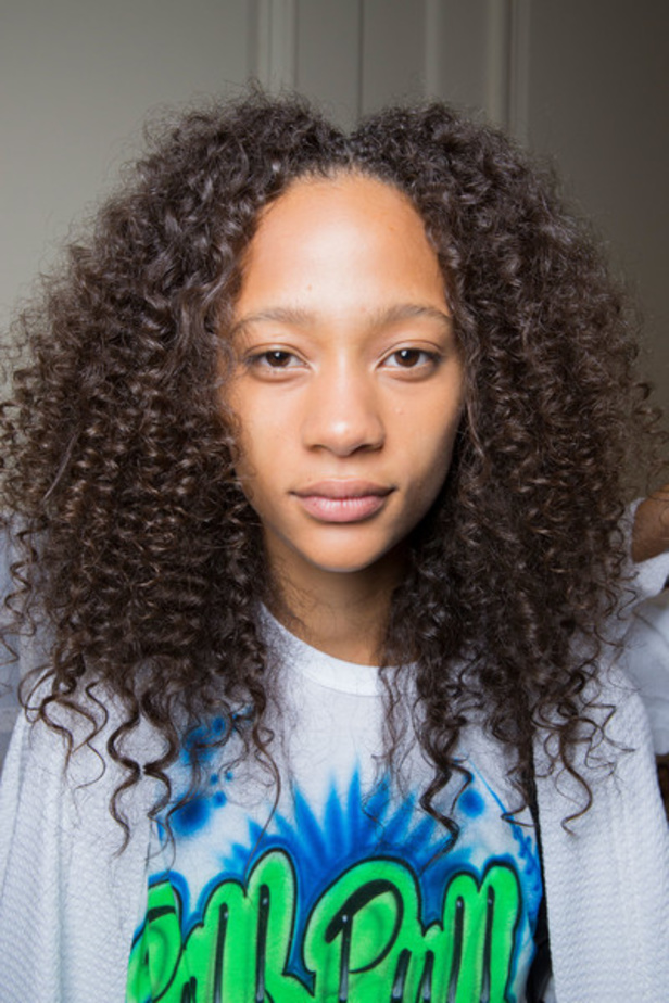 مجموعة اوسكار دي لا رنتا لموسم ربيع وصيف 2017