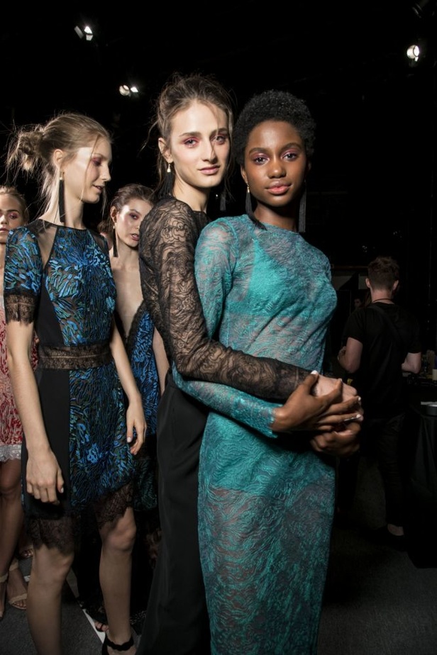 مجموعة Tadashi Shoji لربيع وصيف ٢٠١٧ !