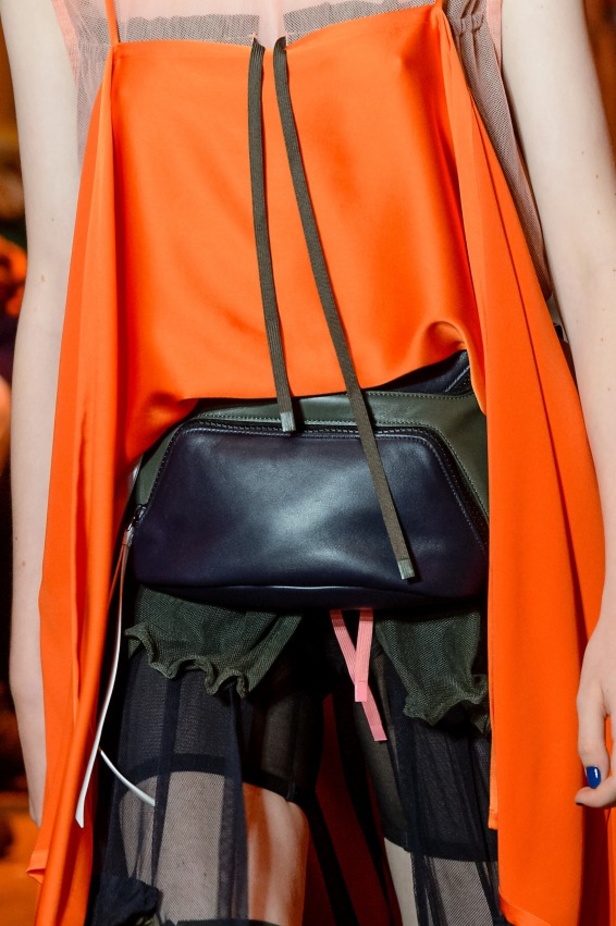 مجموعة DKNY لربيع وصيف 2017..