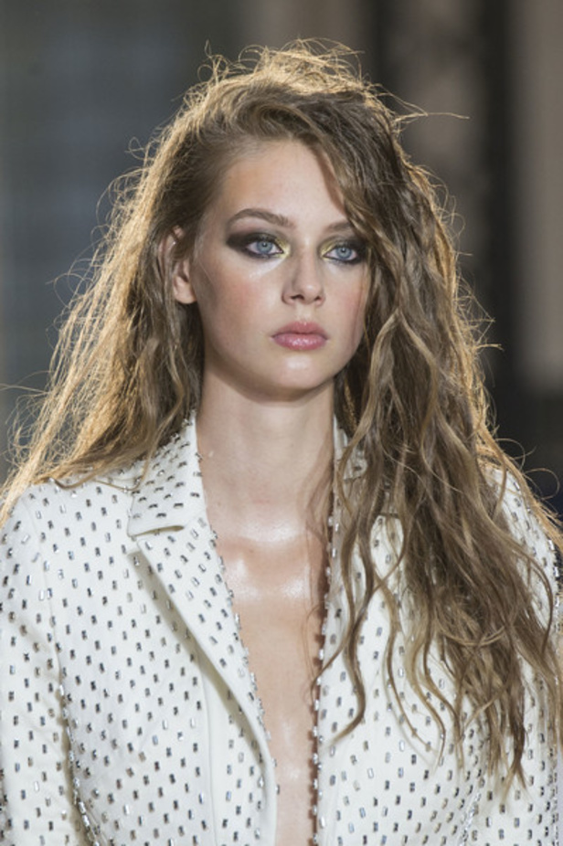 مجموعة جوليان ماكدونالد لموسم ربيع وصيف 2017