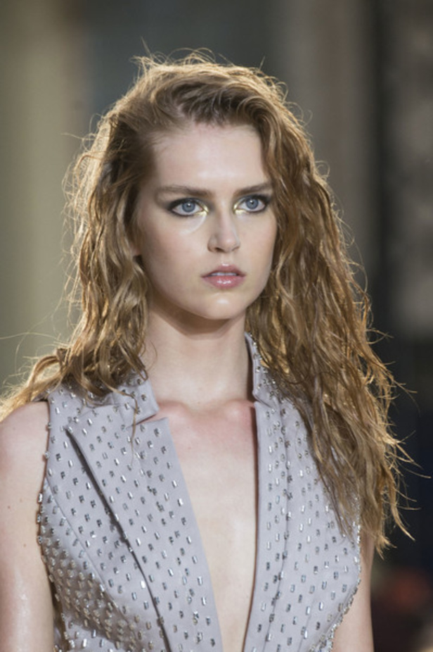 مجموعة جوليان ماكدونالد لموسم ربيع وصيف 2017