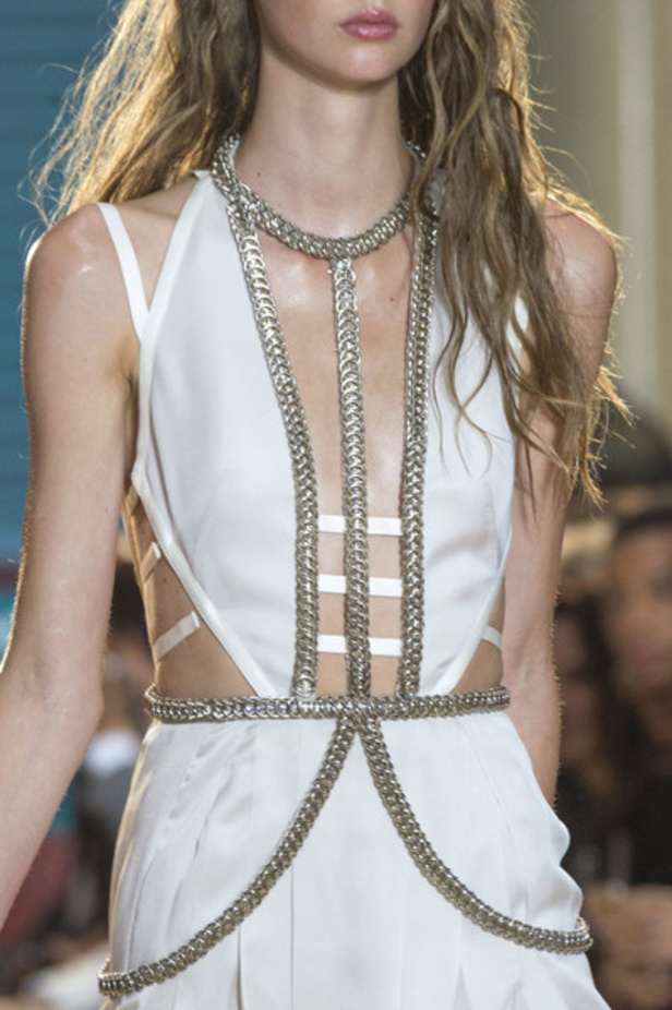 مجموعة جوليان ماكدونالد لموسم ربيع وصيف 2017