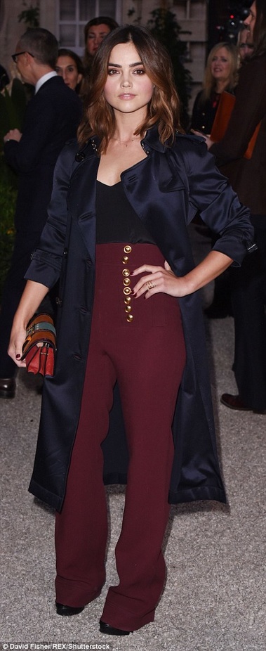 مجموعة “بربري” لموسم خريف وشتاء 2016-2017 من منصة العرض الى الاسواق فورا