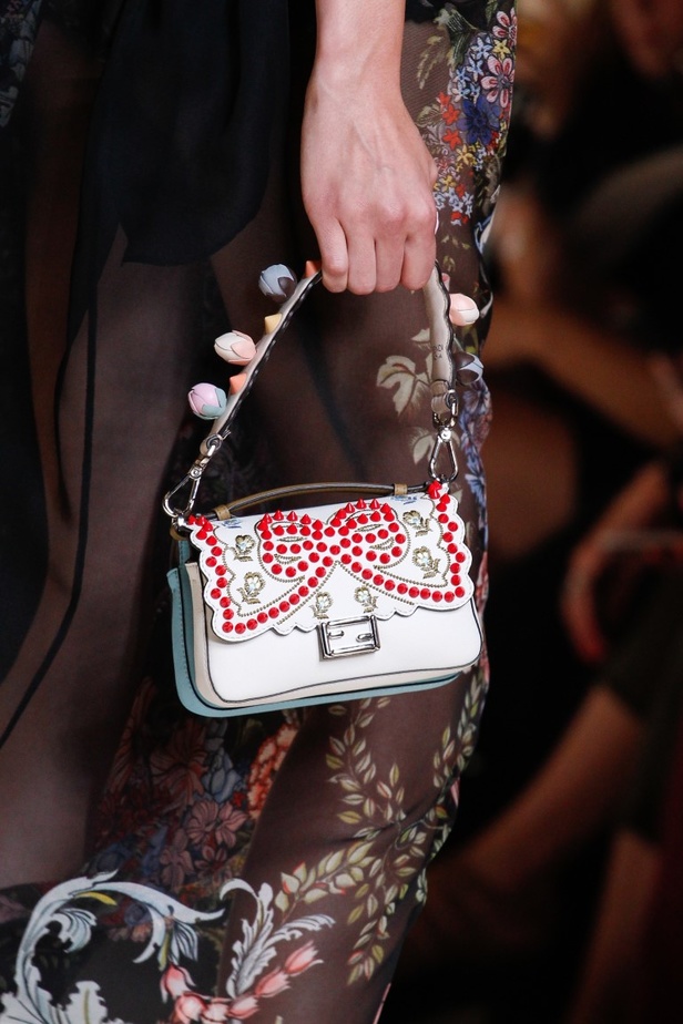 مجموعة فندي لموسم ربيع وصيف 2017