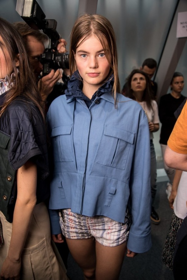 عرض أزياء Carven للأزياء الجاهزة لربيع وصيف 2018 !