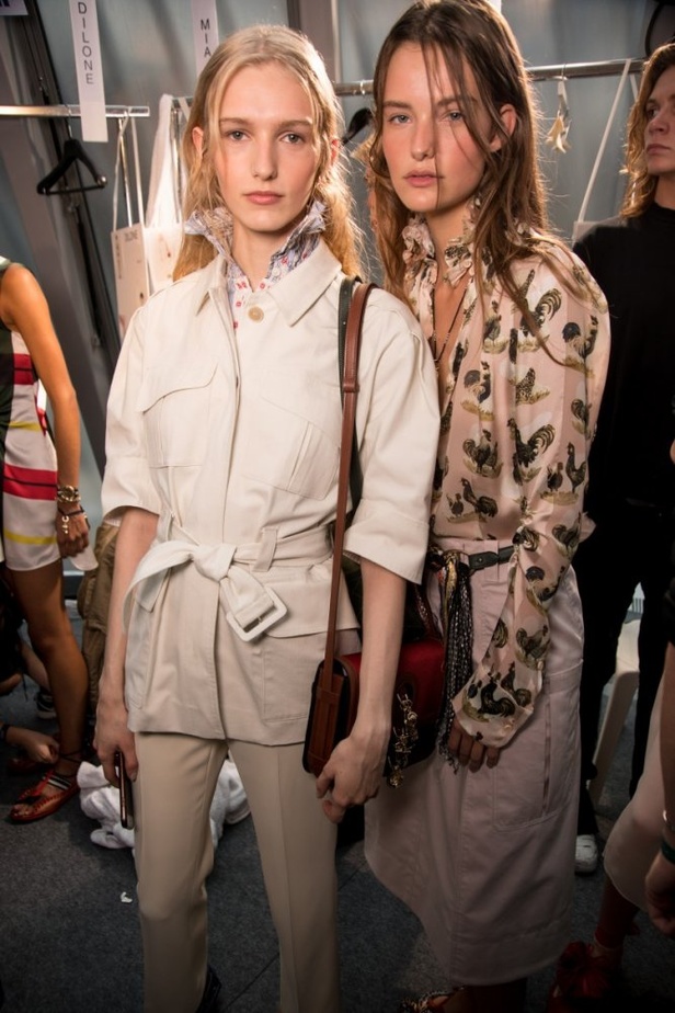 عرض أزياء Carven للأزياء الجاهزة لربيع وصيف 2018 !