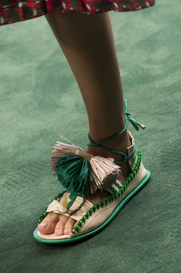 عرض أزياء Carven للأزياء الجاهزة لربيع وصيف 2018 !