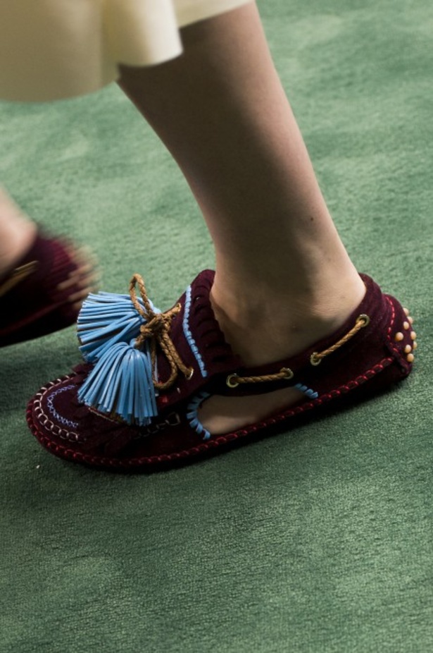 عرض أزياء Carven للأزياء الجاهزة لربيع وصيف 2018 !