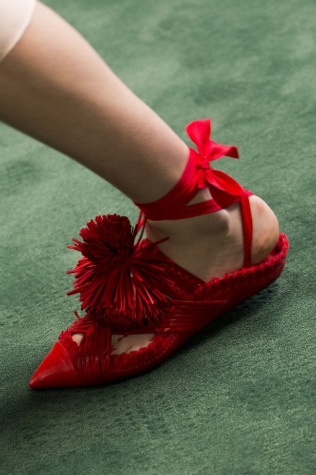 عرض أزياء Carven للأزياء الجاهزة لربيع وصيف 2018 !