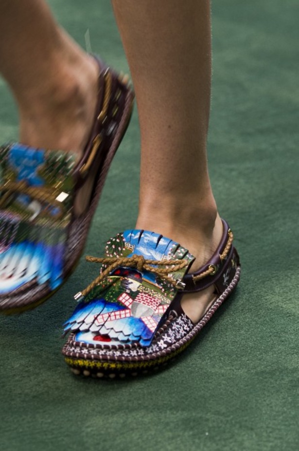 عرض أزياء Carven للأزياء الجاهزة لربيع وصيف 2018 !