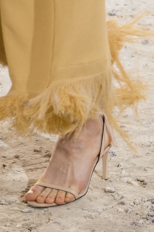 عرض أزياء Nina Ricci لموسم ربيع وصيف ٢٠١٨ !