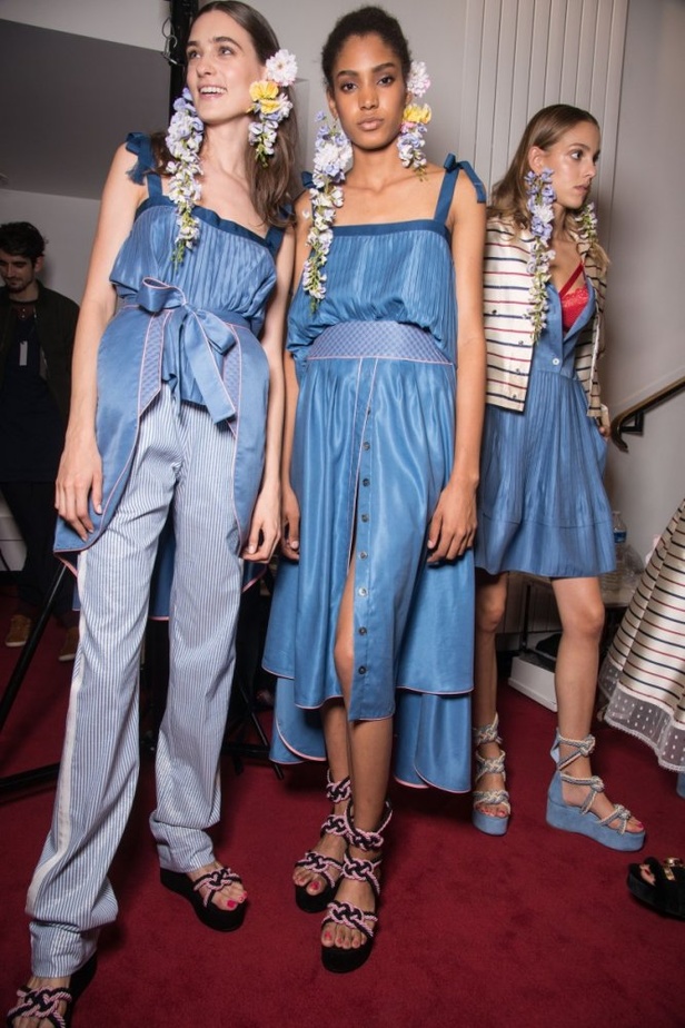 ازياء من عرض أليكسيس مابيل باسبوع الموضة في باريس