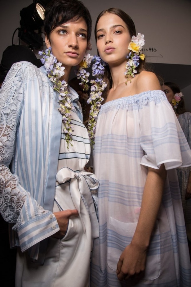 ازياء من عرض أليكسيس مابيل باسبوع الموضة في باريس