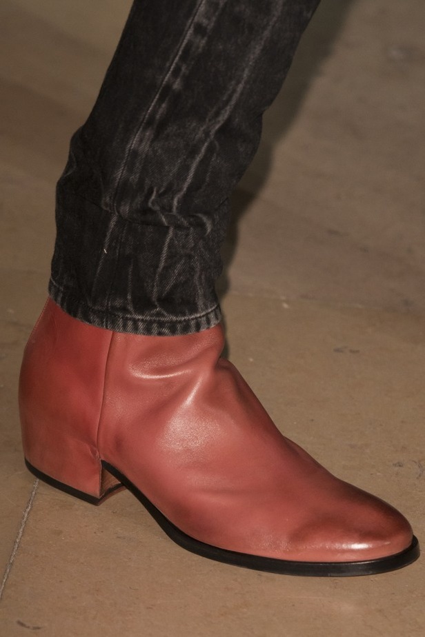 الكلاسيكية في مجموعة Givenchy لربيع وصيف 2018 في باريس