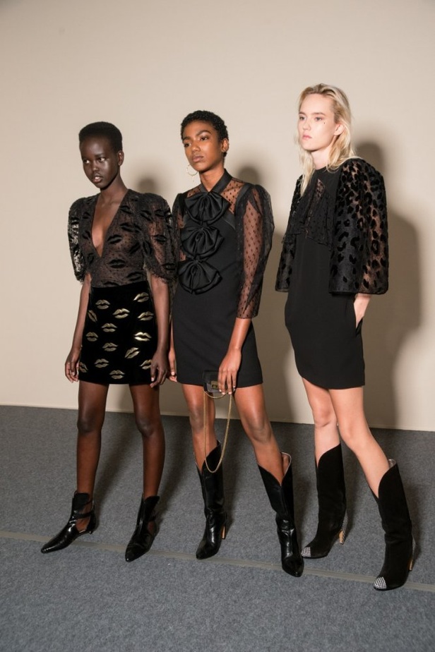 الكلاسيكية في مجموعة Givenchy لربيع وصيف 2018 في باريس