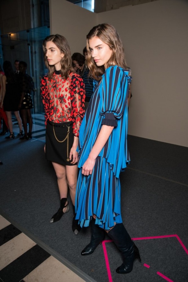 الكلاسيكية في مجموعة Givenchy لربيع وصيف 2018 في باريس