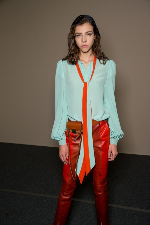 الكلاسيكية في مجموعة Givenchy لربيع وصيف 2018 في باريس