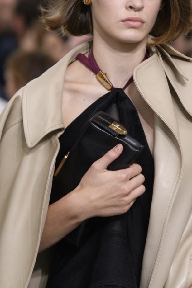 مجموعة Celine للأزياء الجاهزة لربيع وصيف 2018 !