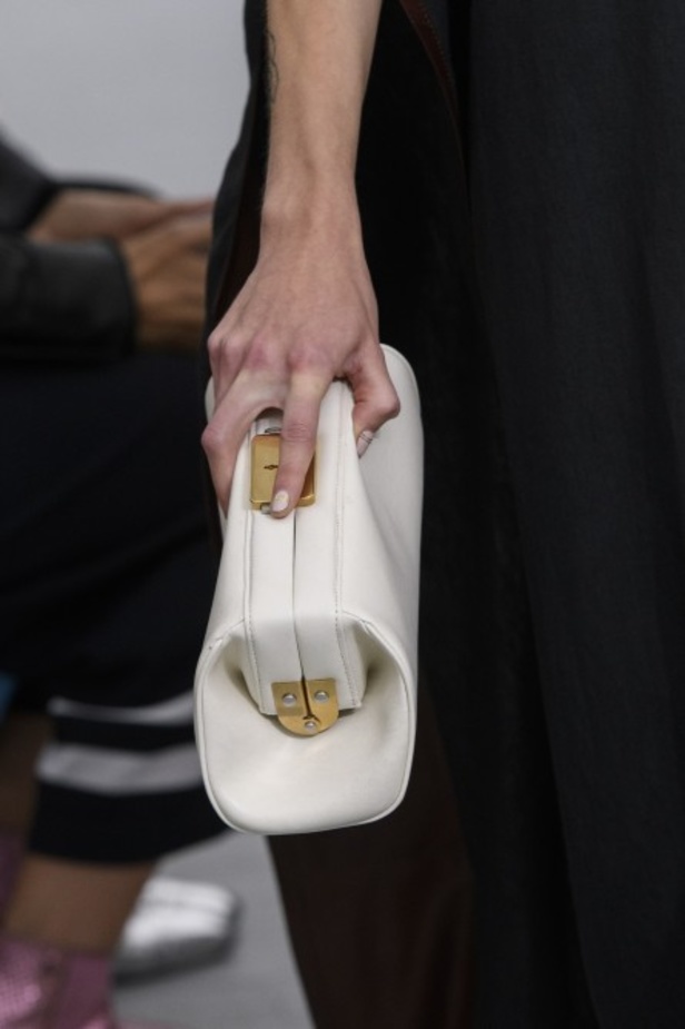 مجموعة Celine للأزياء الجاهزة لربيع وصيف 2018 !