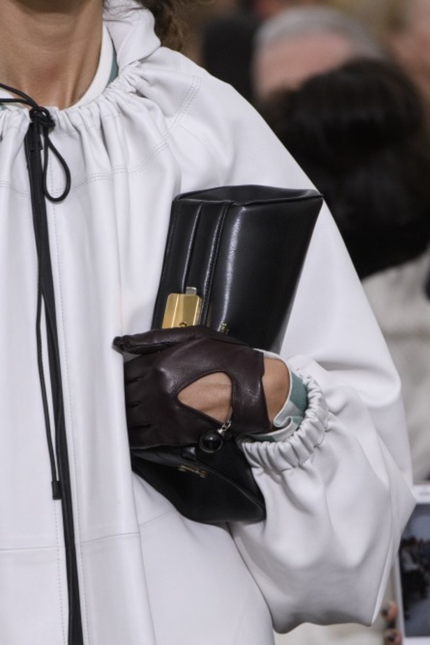 مجموعة Celine للأزياء الجاهزة لربيع وصيف 2018 !