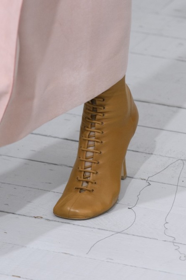 مجموعة Celine للأزياء الجاهزة لربيع وصيف 2018 !