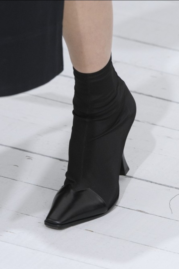 مجموعة Celine للأزياء الجاهزة لربيع وصيف 2018 !